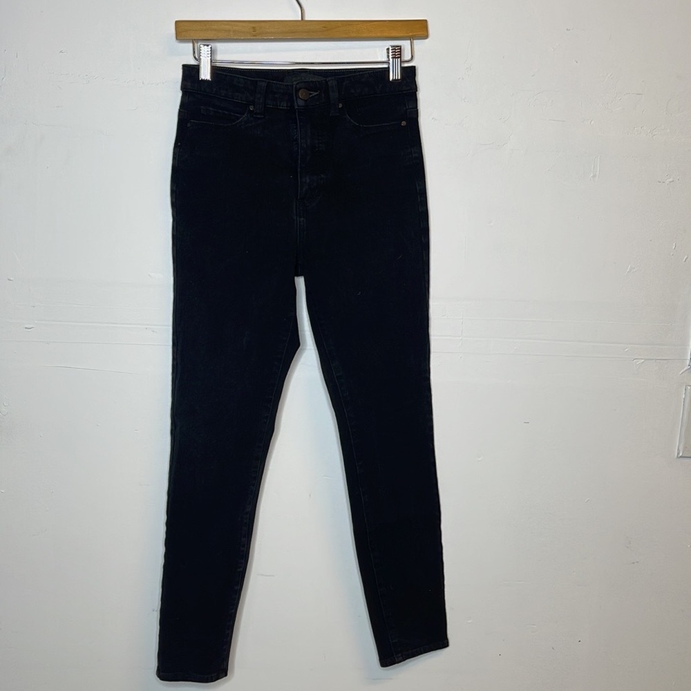 Uniqlo Black Stretchy Jeans